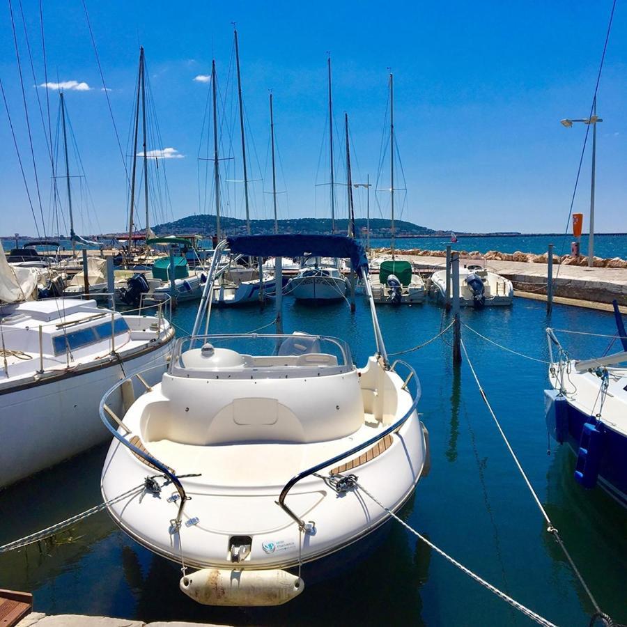 A La Voile Blanche Hotel Бузиг Екстериор снимка