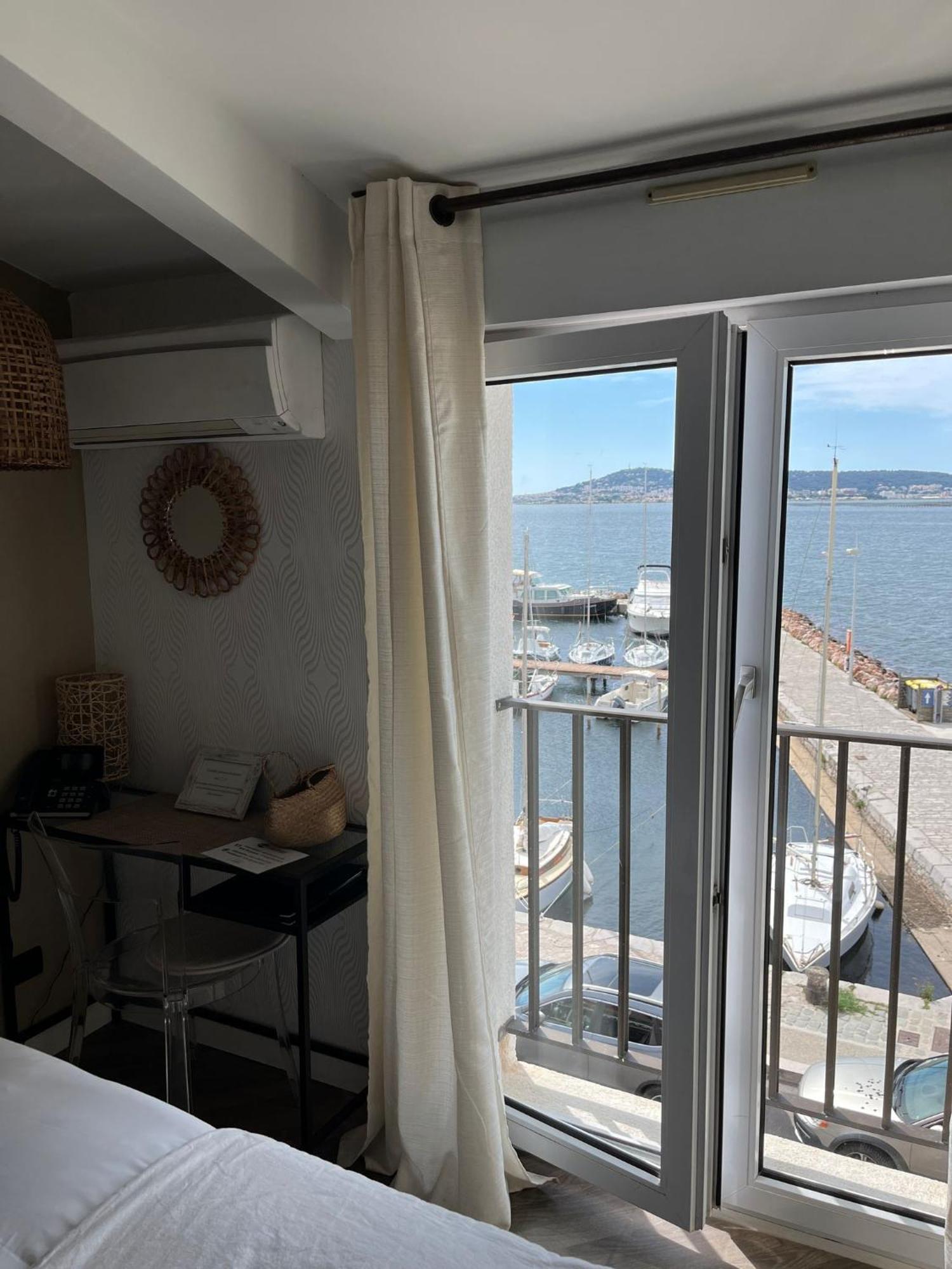 A La Voile Blanche Hotel Бузиг Екстериор снимка