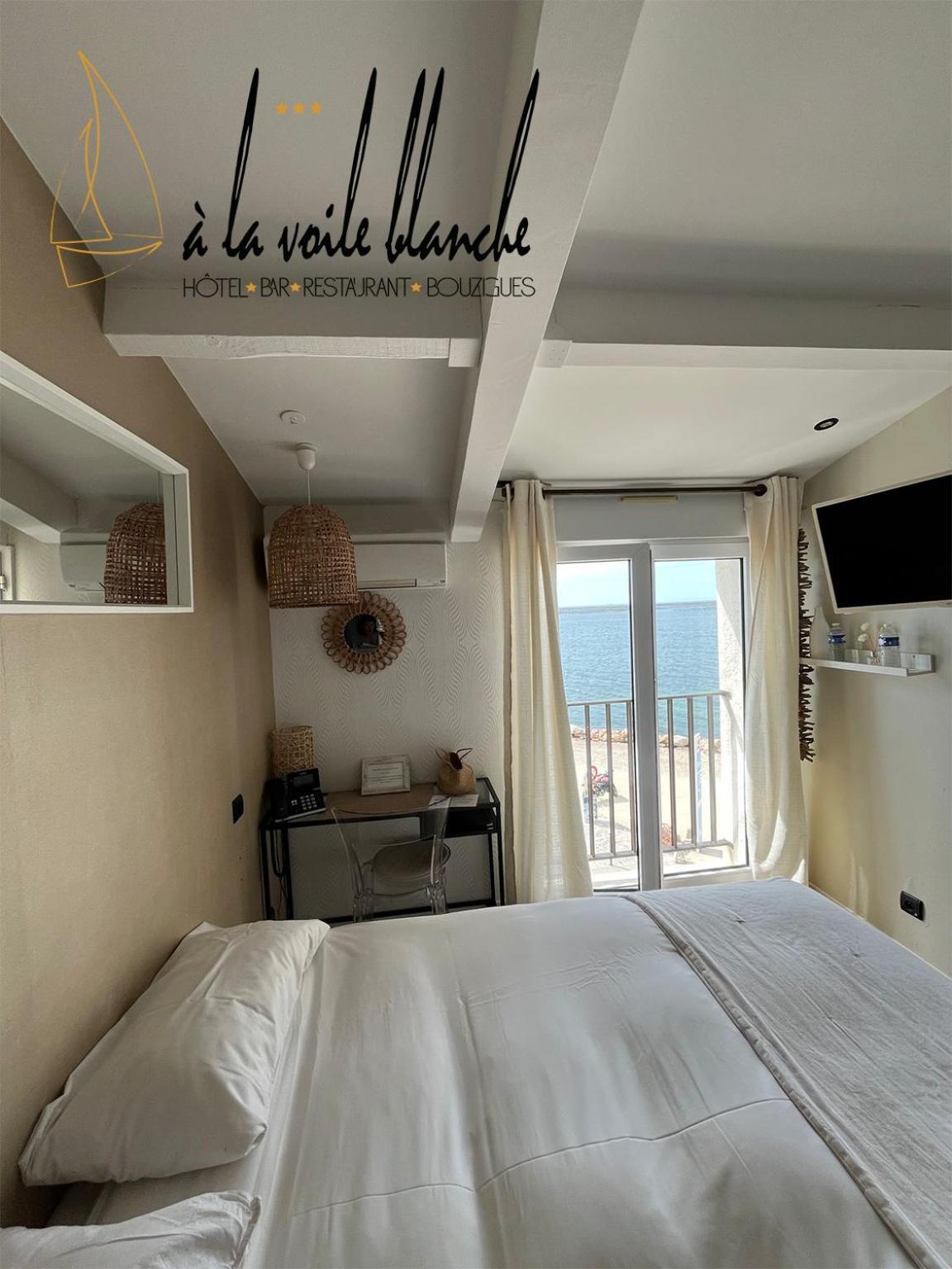 A La Voile Blanche Hotel Бузиг Екстериор снимка