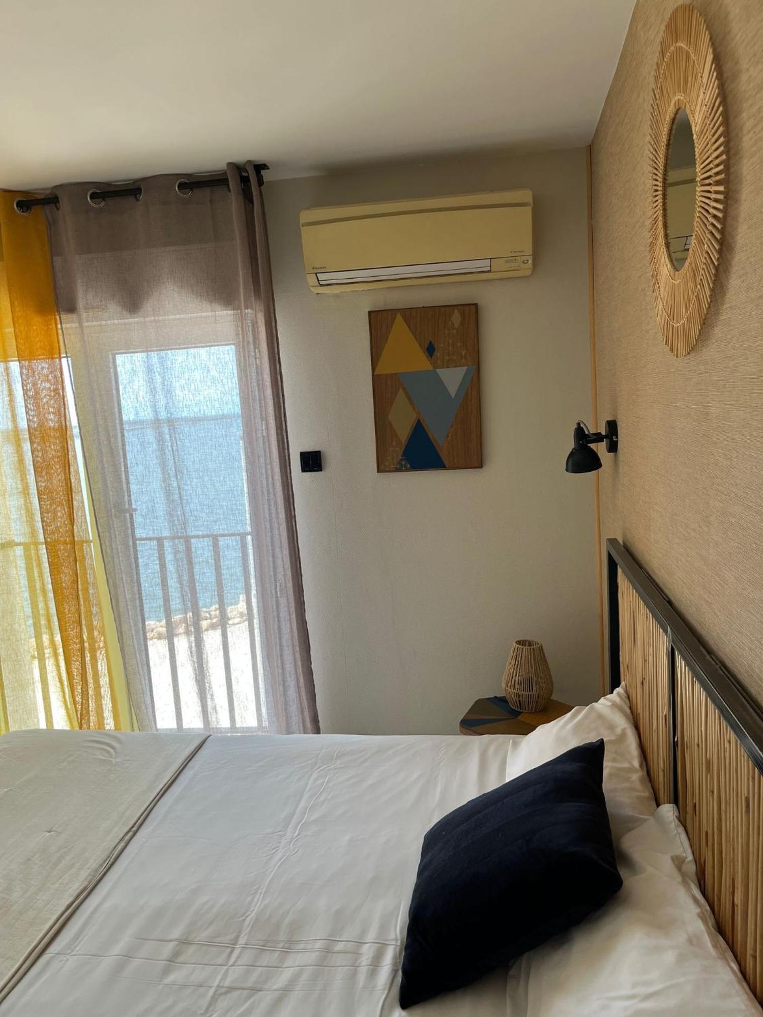 A La Voile Blanche Hotel Бузиг Екстериор снимка