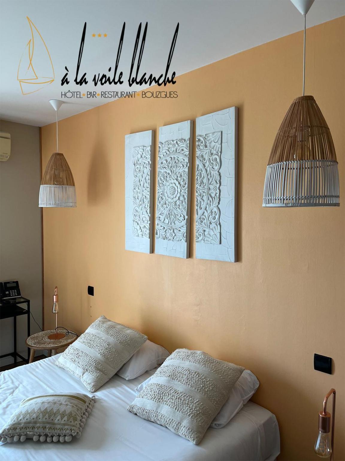 A La Voile Blanche Hotel Бузиг Екстериор снимка