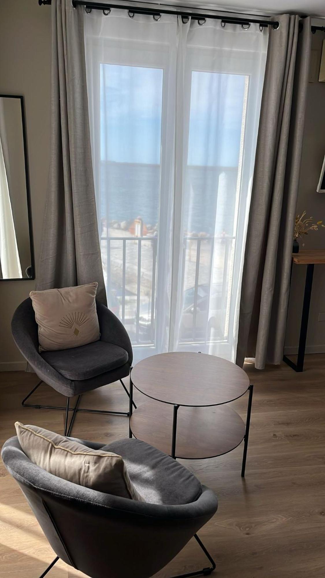A La Voile Blanche Hotel Бузиг Екстериор снимка